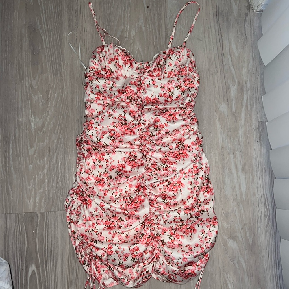 Pink floral mini dress💕🌸